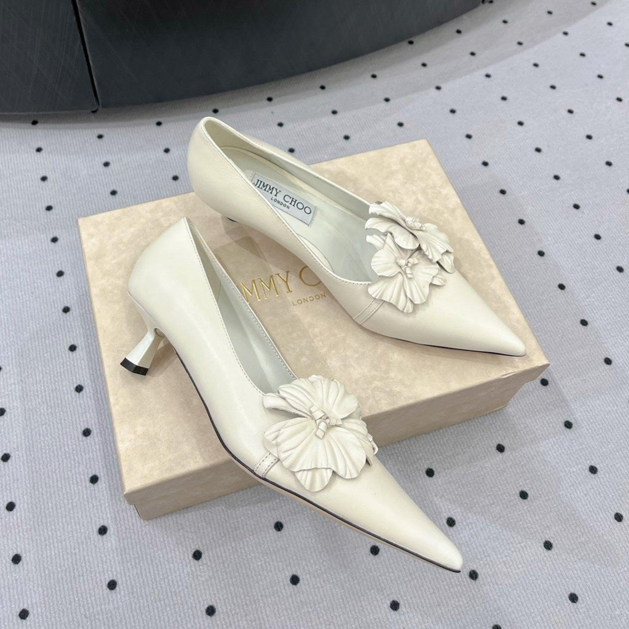 Jimmy Pumps In Ivory White Lambskin 591628