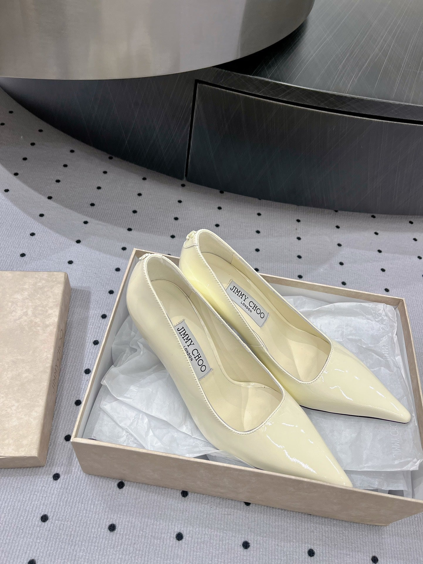 Jimmy Ixia 95 Pumps In Ivory White Glossy Cowhide 591602