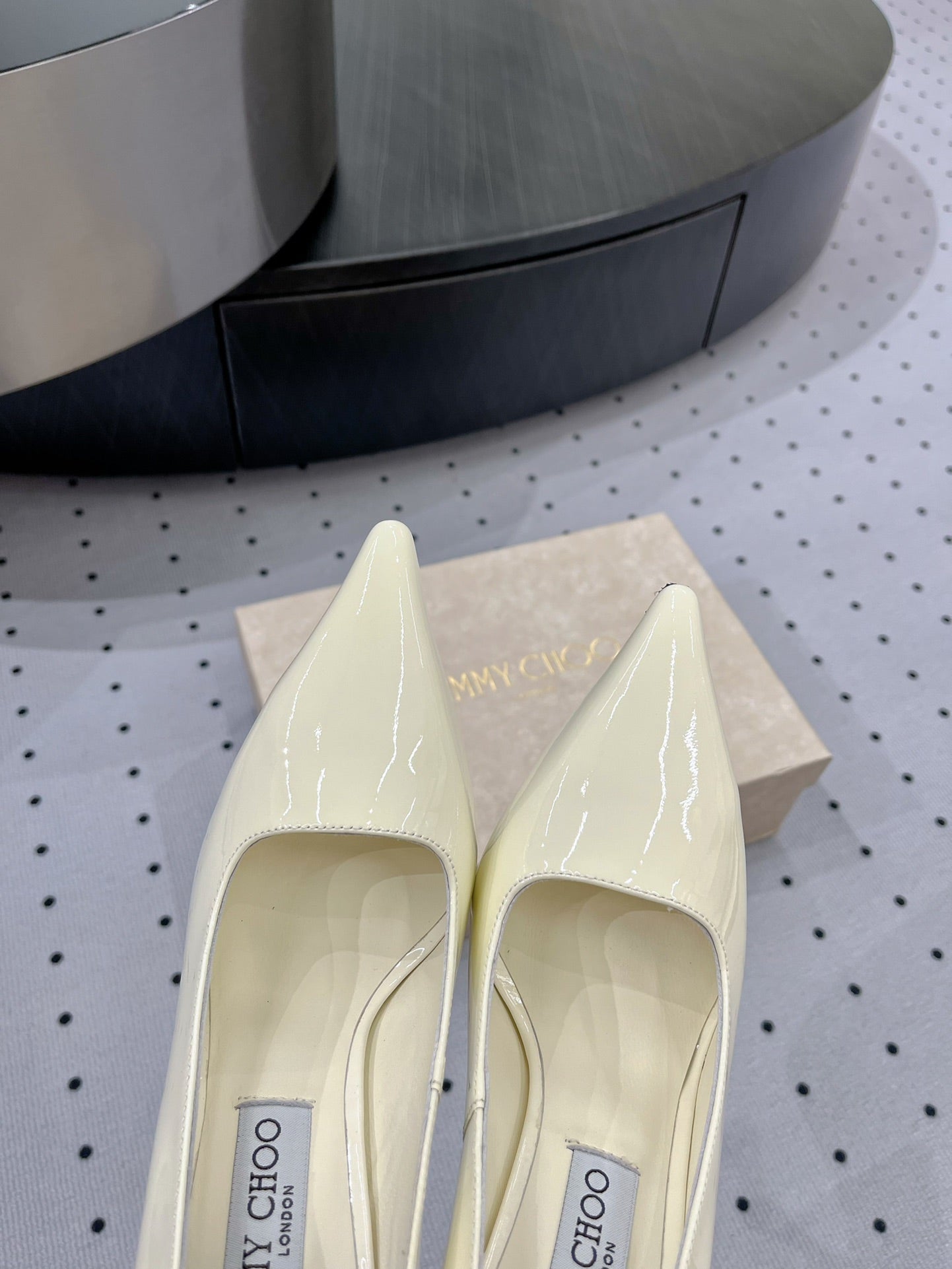 Jimmy Ixia 95 Pumps In Ivory White Glossy Cowhide 591602