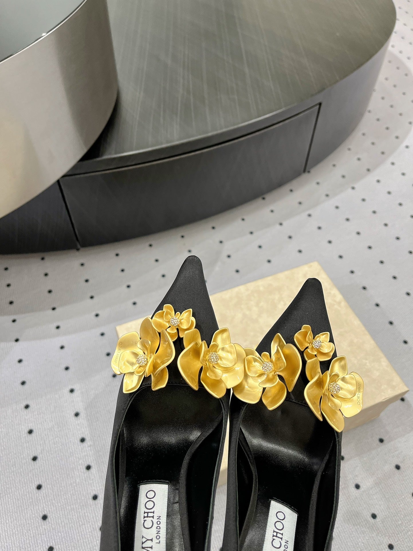 Jimmy Ixia 95 In Black Cowhide Pumps With Flowers  591587