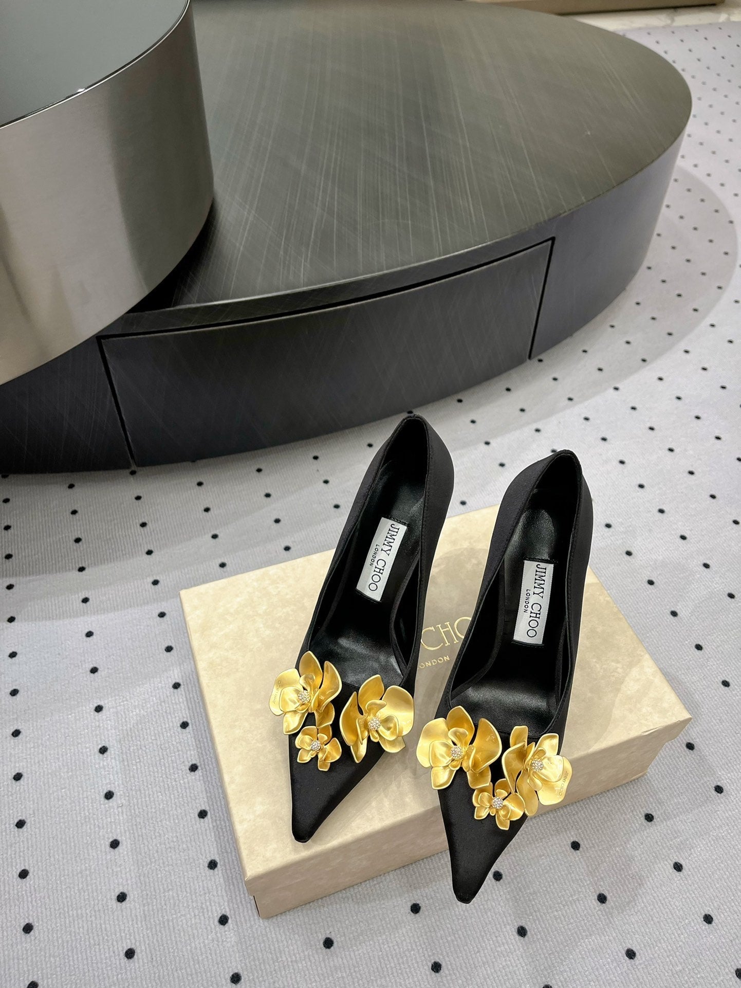 Jimmy Ixia 95 In Black Cowhide Pumps With Flowers  591587