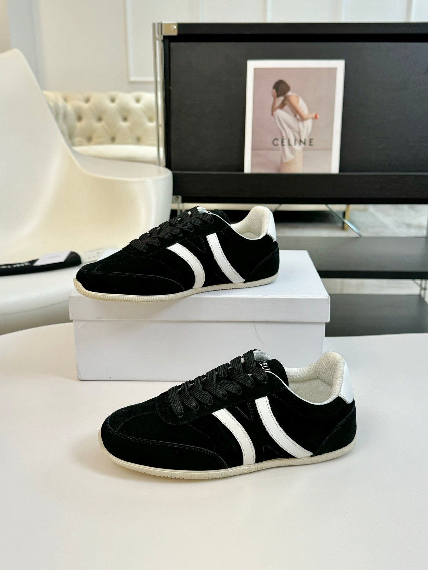 TRAINER LOW LACE - UP BLACK SUEDE