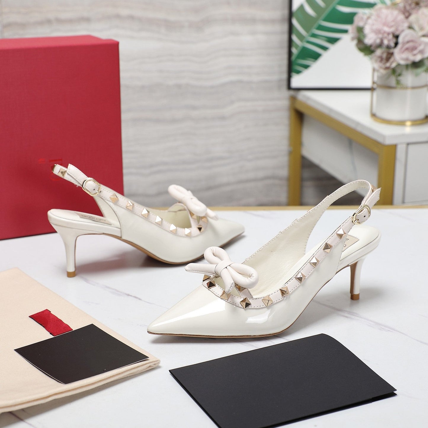 Rockstud Bow Slingback White Calfskin With Matching Studs