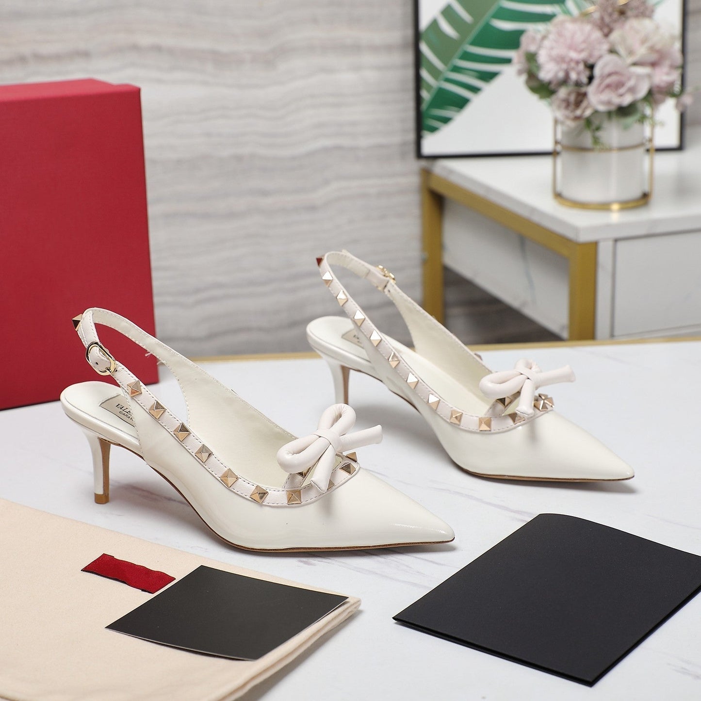 Rockstud Bow Slingback White Calfskin With Matching Studs