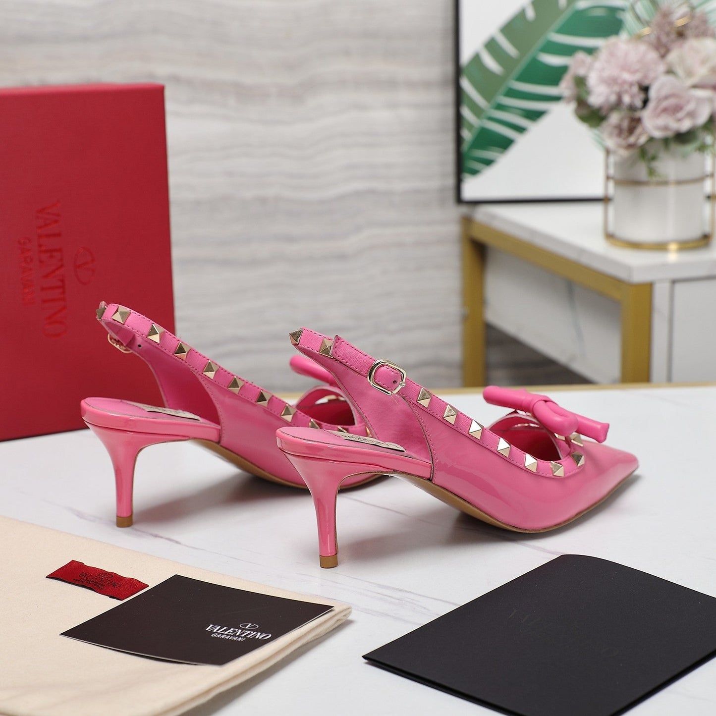 ROCKSTUD BOW SLINGBACK FUSCA PINK PATENT LEATHER PUMP 60MM