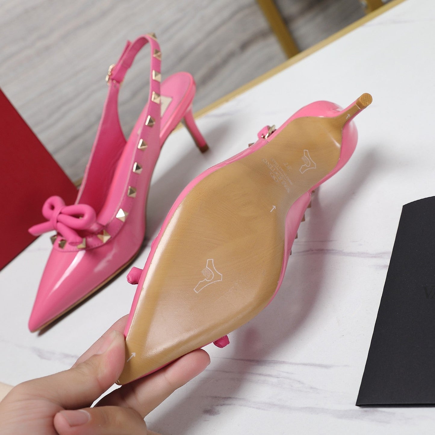 ROCKSTUD BOW SLINGBACK FUSCA PINK PATENT LEATHER PUMP 60MM