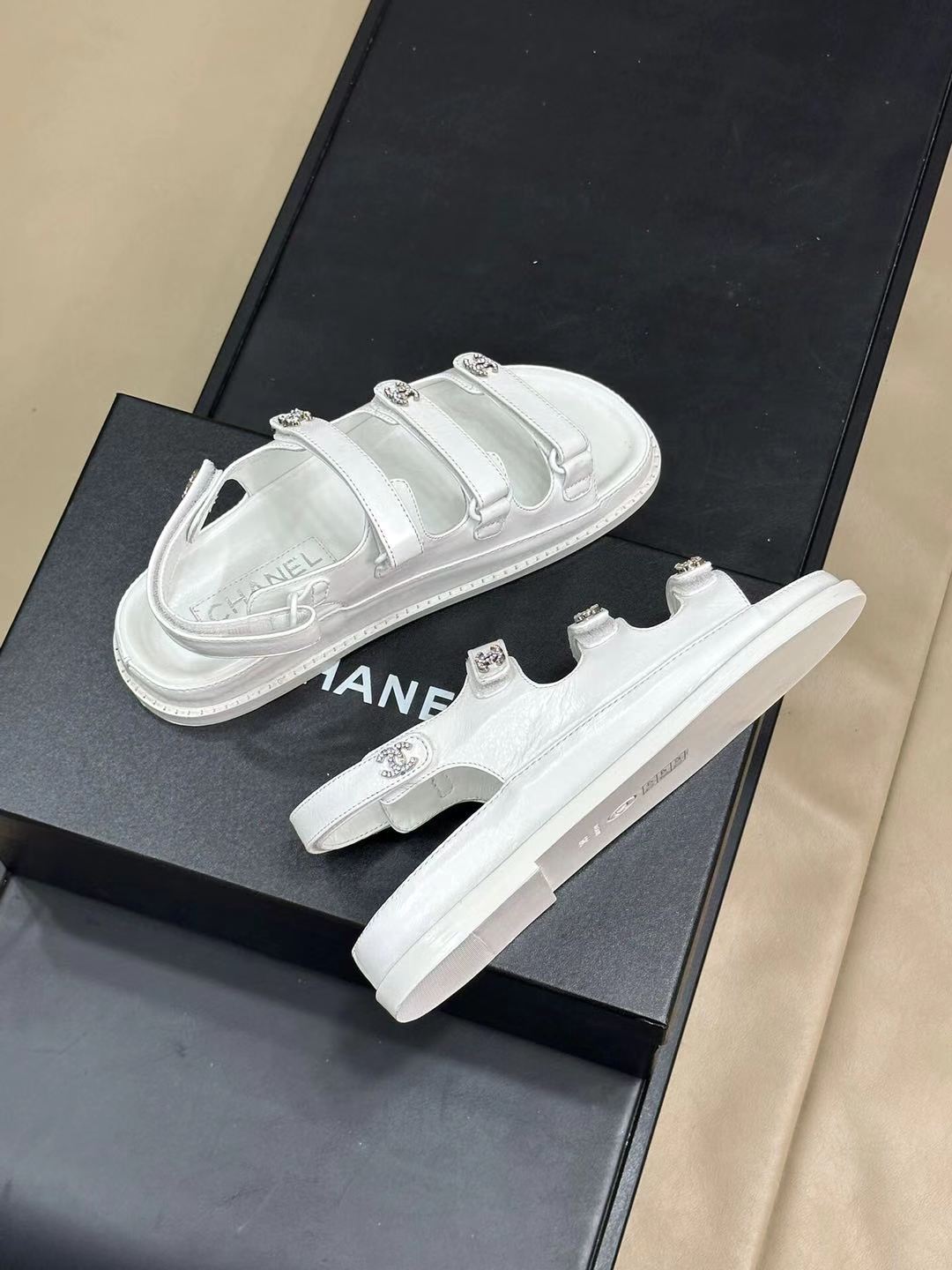 CC DAD SANDALS THREE STRAP  WHITE LAMBSKIN