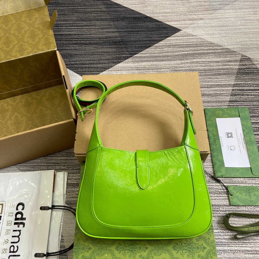 JACKIE SMALL SHOULDER BAG 27 IN LIME GREEN CRACKED LACQUER CALFSKIN GOLD HARDWARE