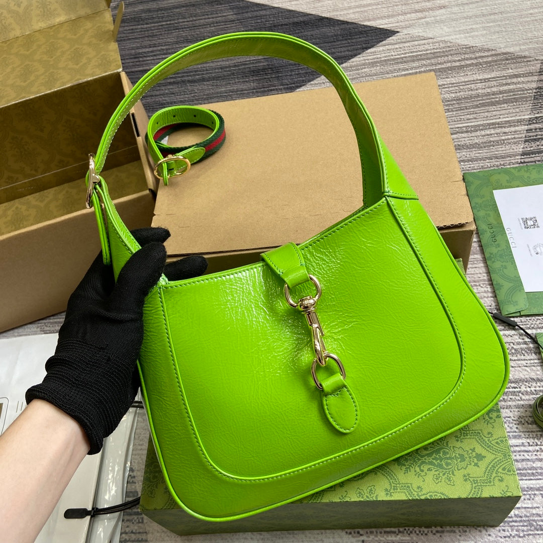 JACKIE SMALL SHOULDER BAG 27 IN LIME GREEN CRACKED LACQUER CALFSKIN GOLD HARDWARE