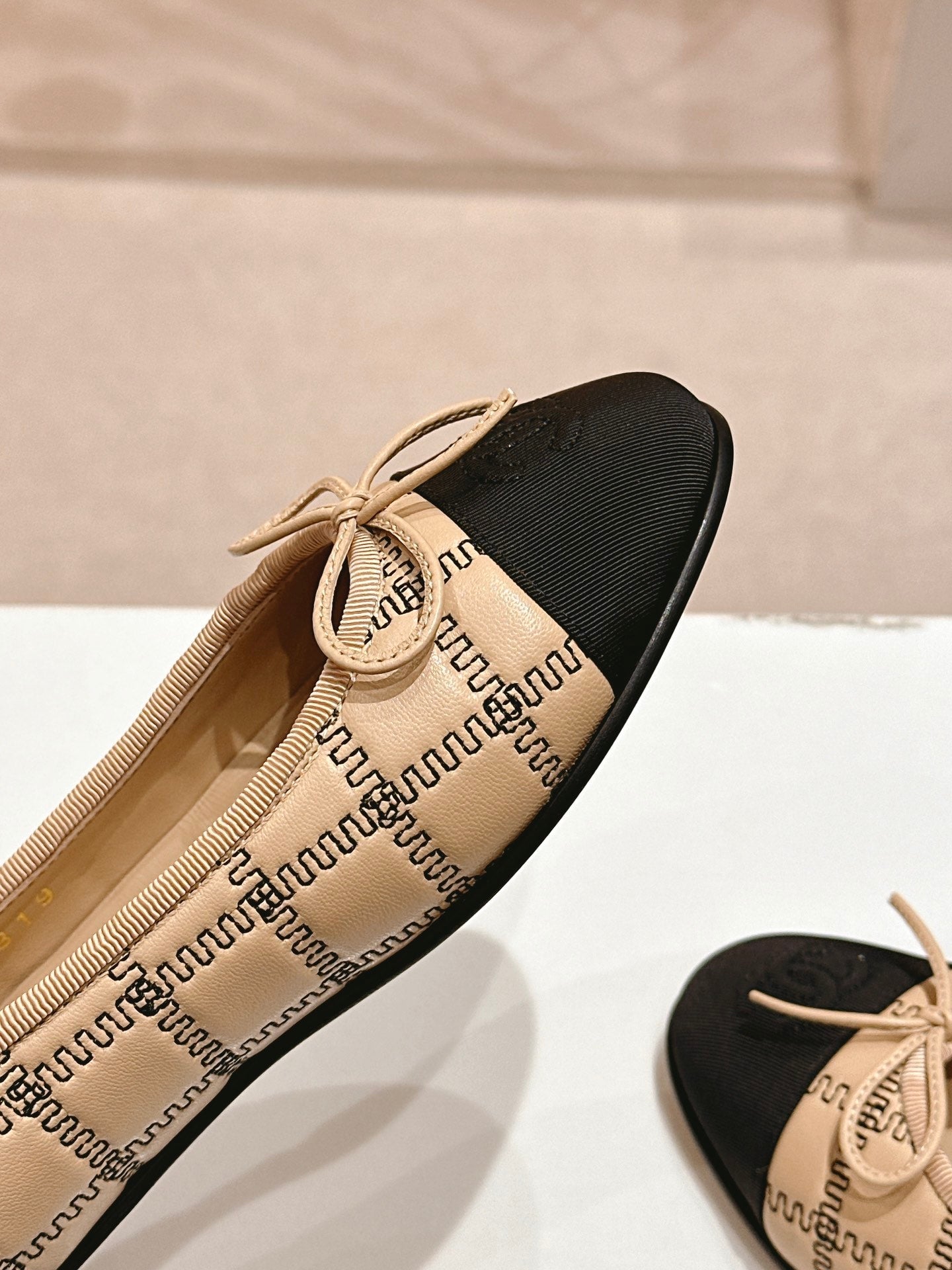 ballet flats beige black lambskin embroidery grosgrain