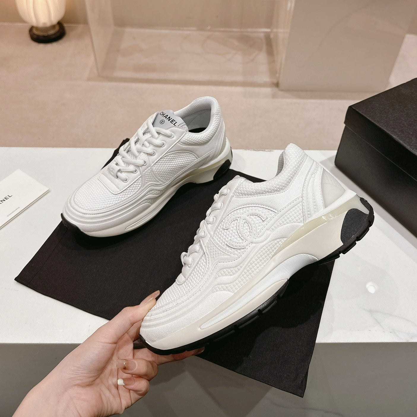 Women's White Sneaker Breathable mesh