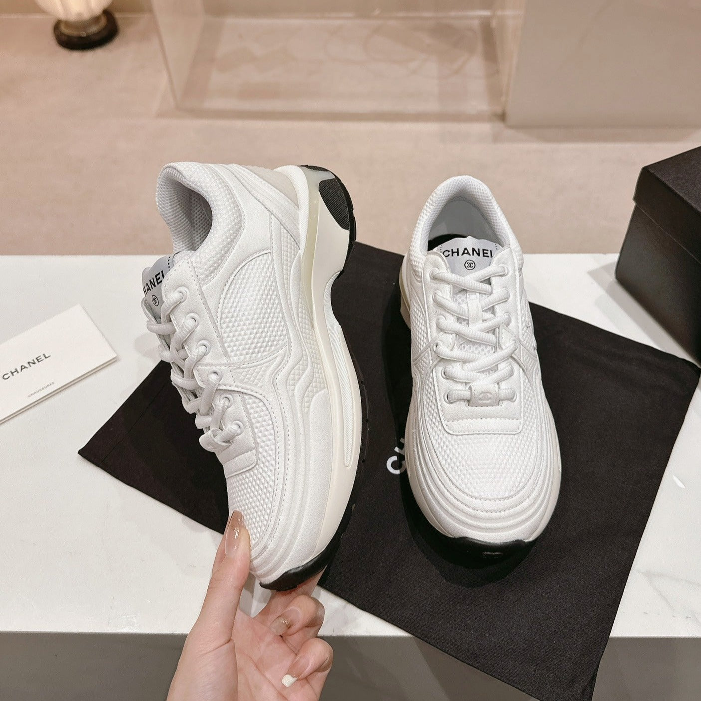 Women's White Sneaker Breathable mesh