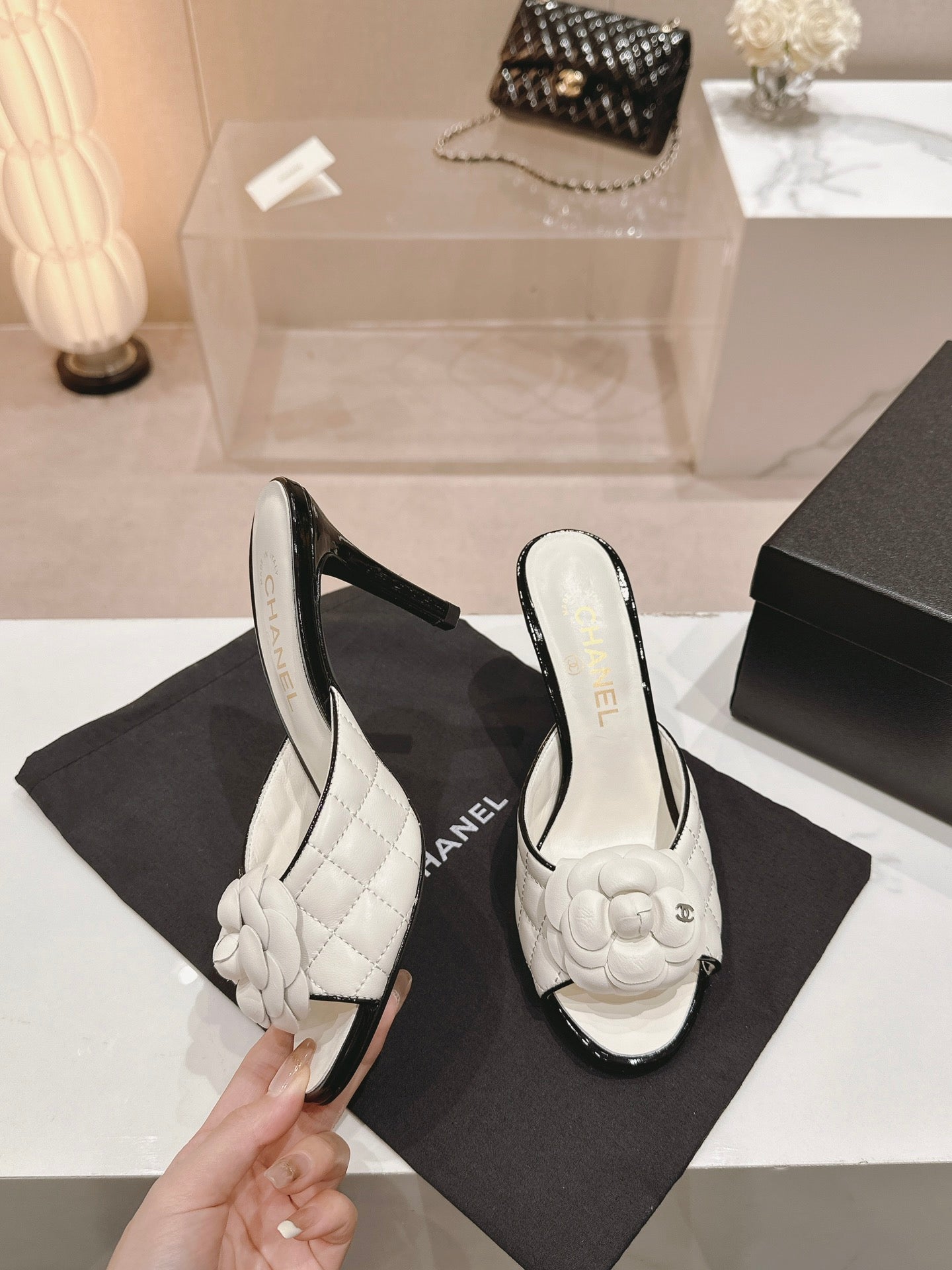 cc sandal flower 85 white calfskin