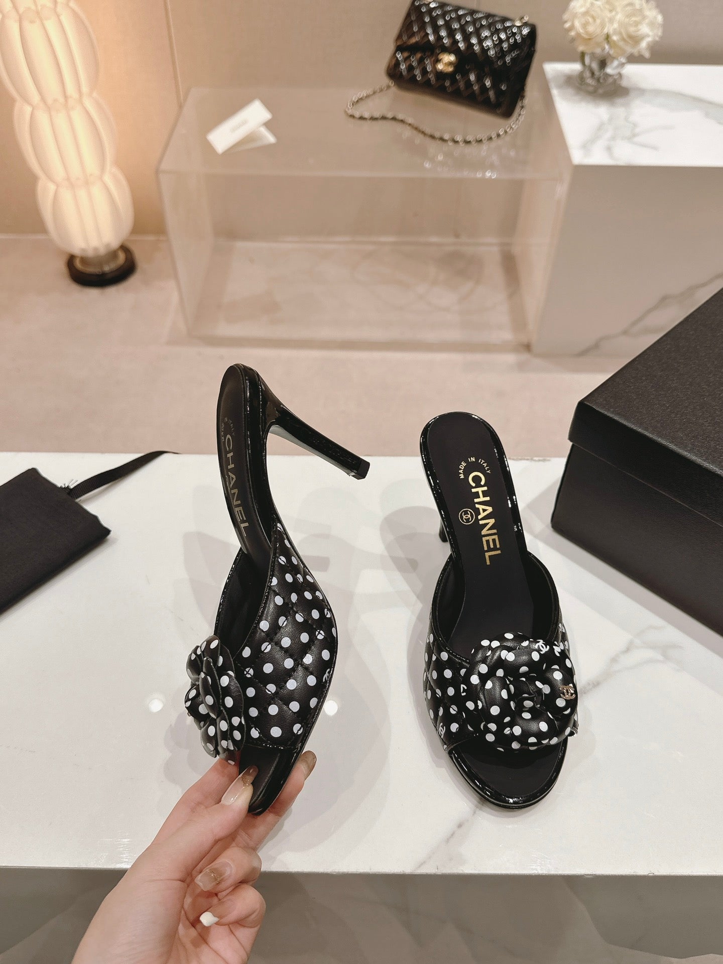 cc sandal flower 85 black white calfskin