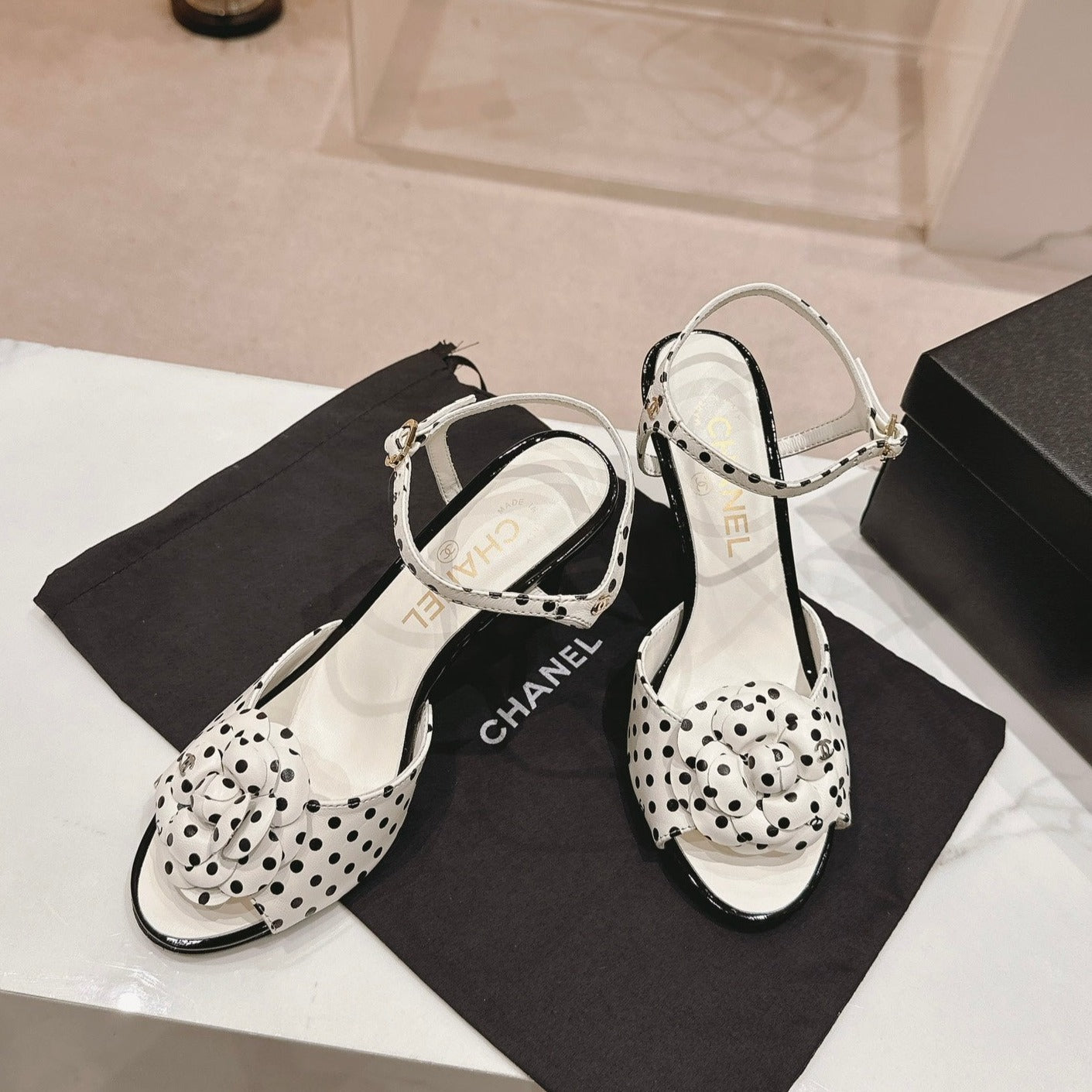 cc slingbacks sandal flower 85 white black calfskin