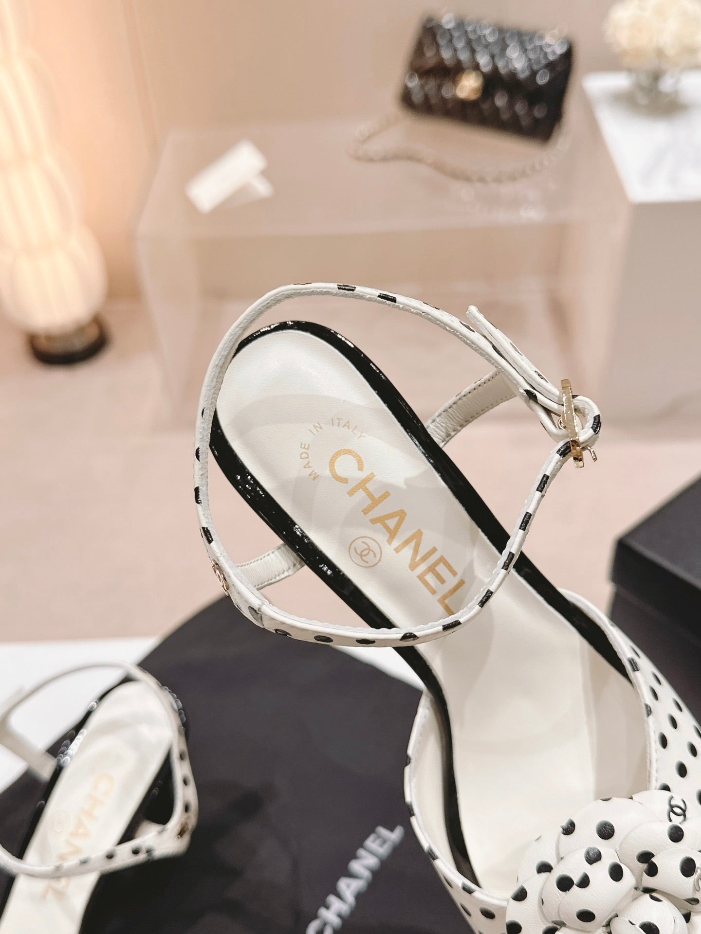 cc slingbacks sandal flower 85 white black calfskin