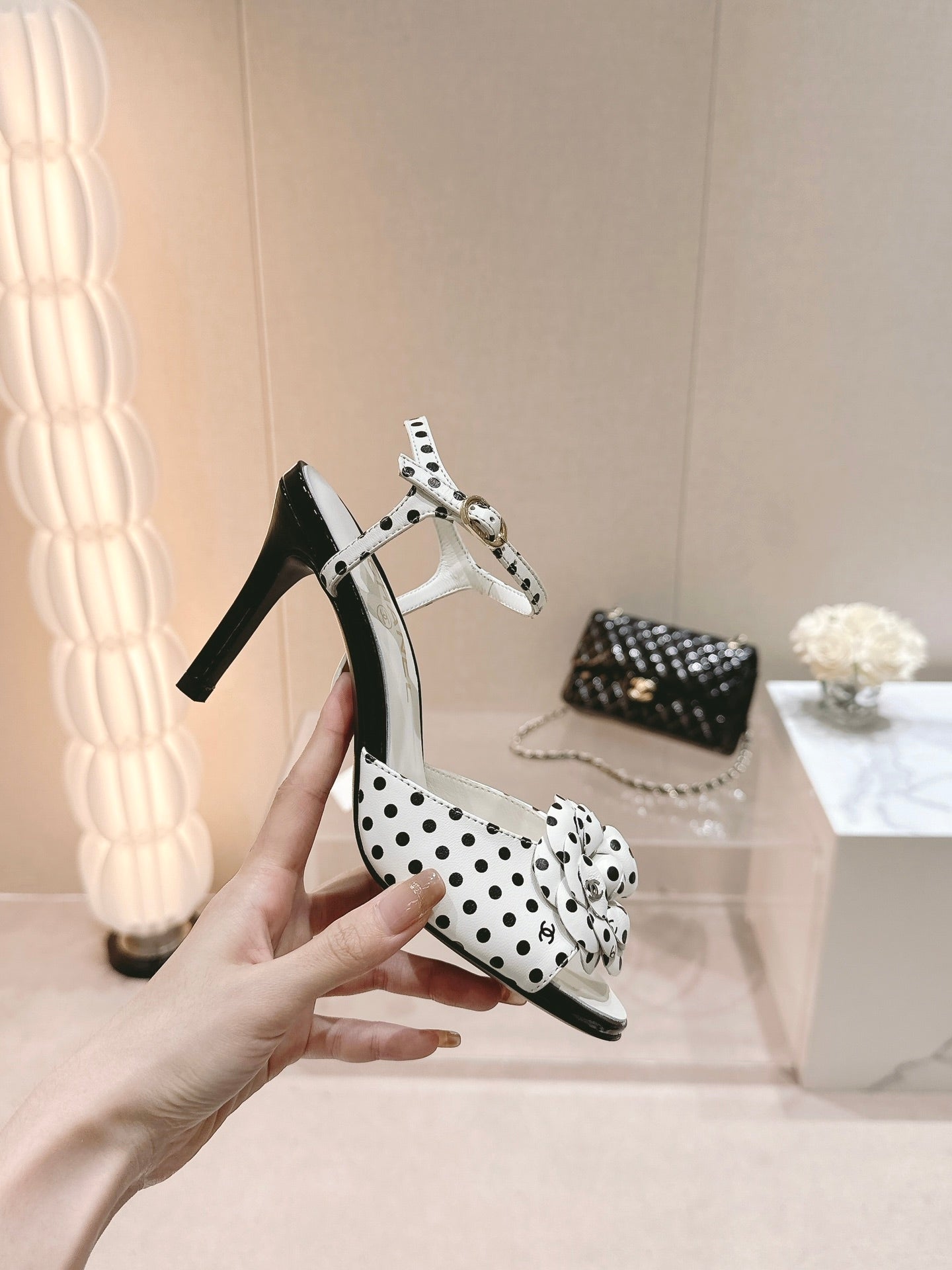 cc slingbacks sandal flower 85 white black calfskin