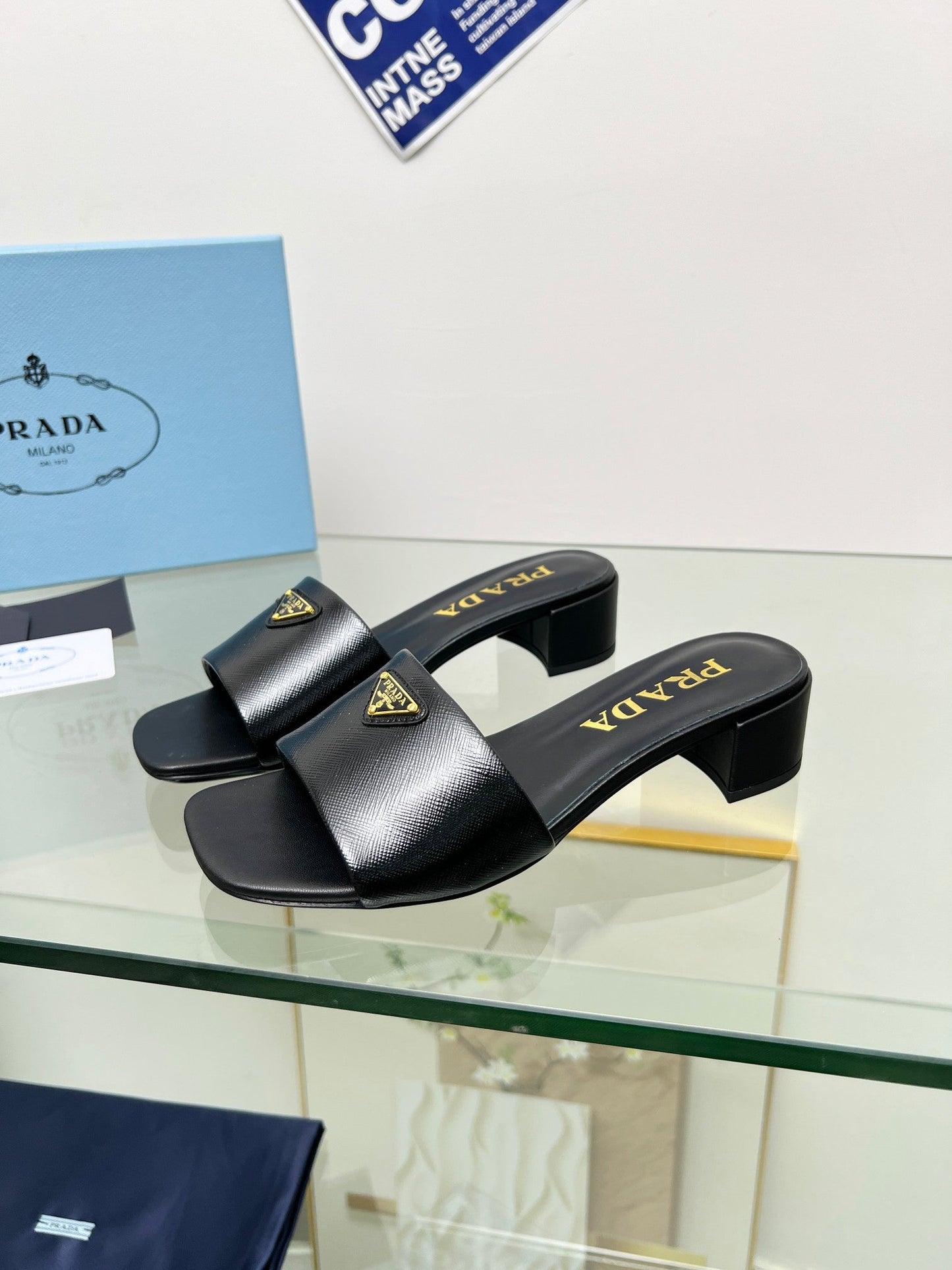 PRA EMBROIDERED SLIDES 40 BLACK CALFSKIN