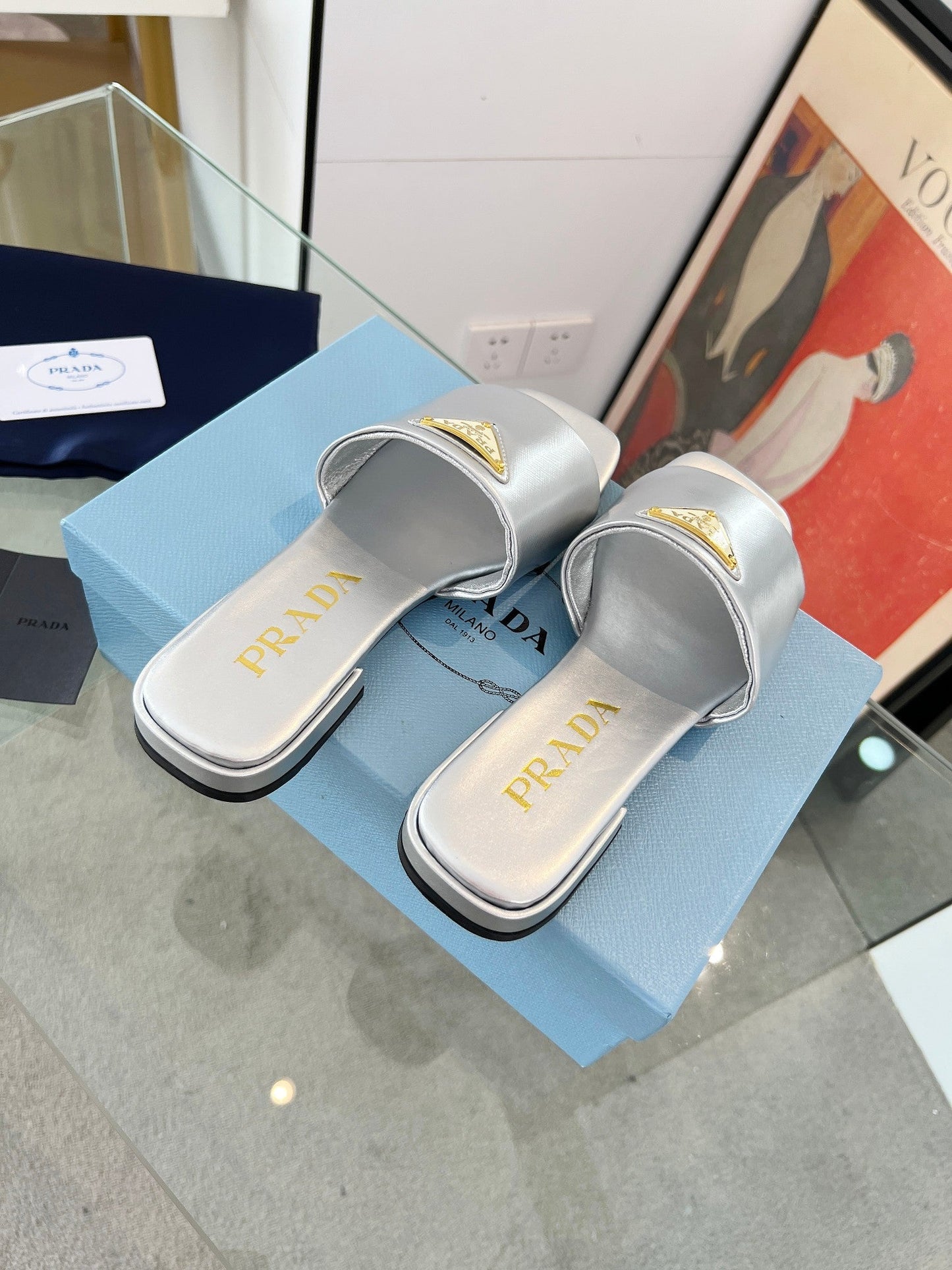 PRA SAFFIANO PATENT SLIDES SILVER CALFSKIN