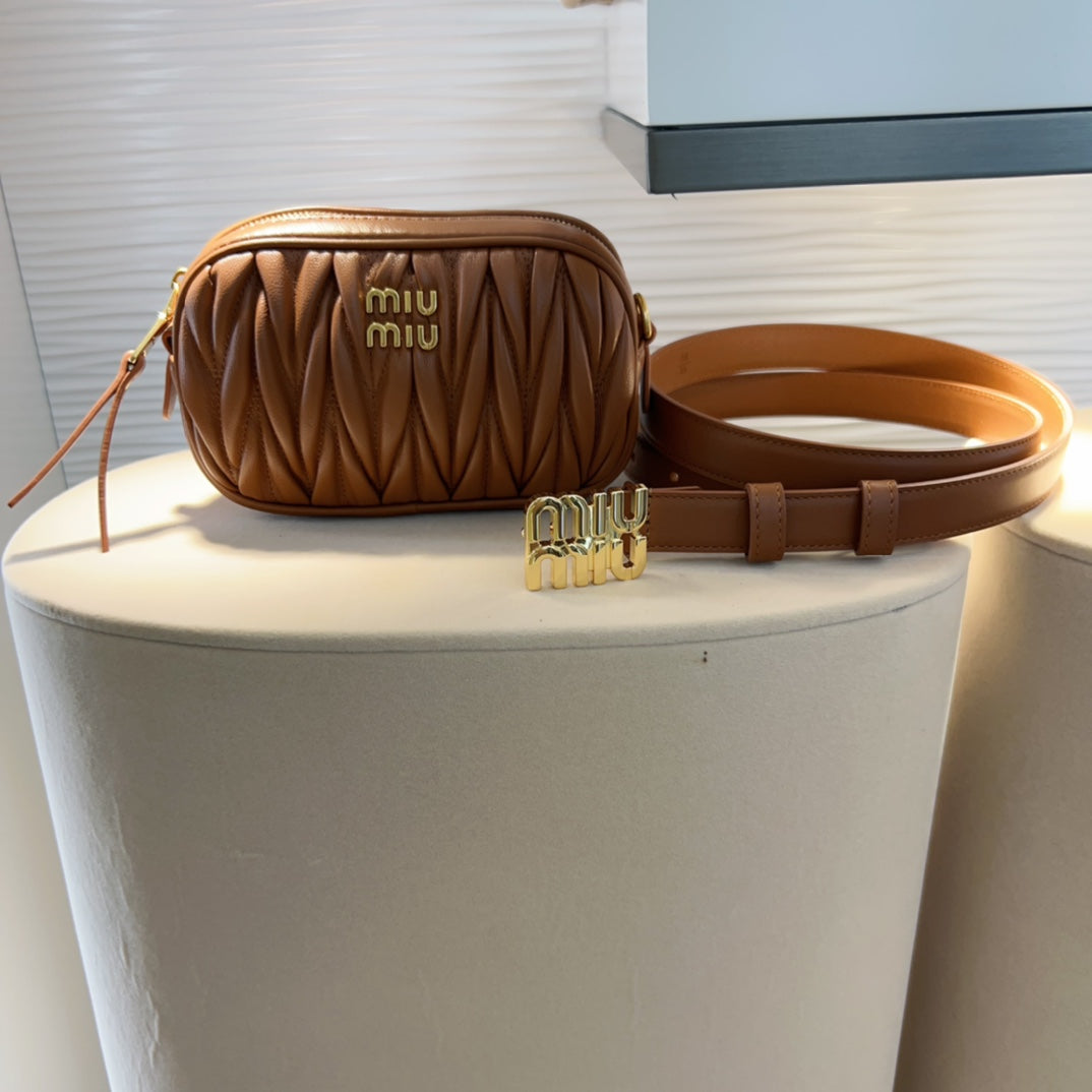 miu brown belt 20mm with matelasse pouch