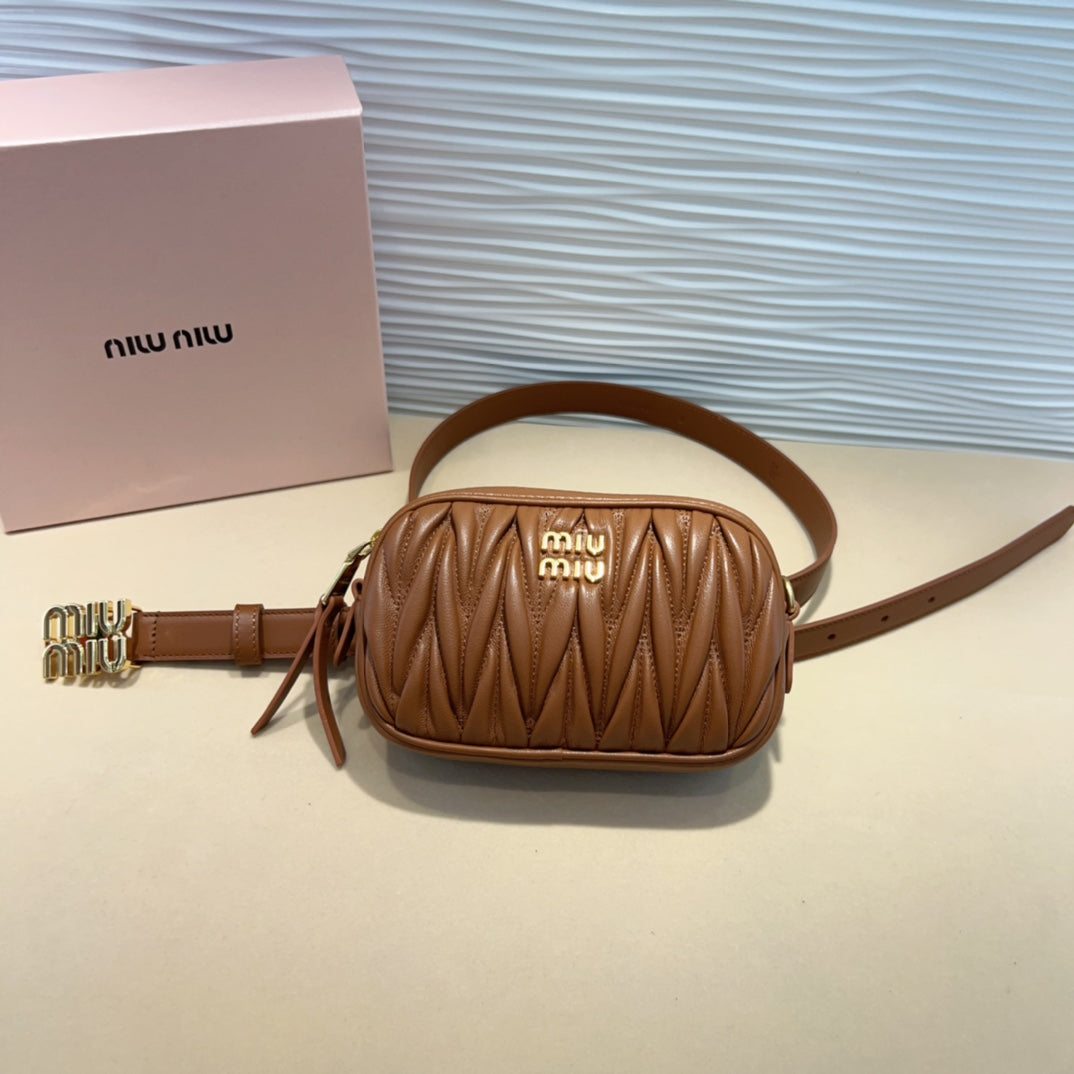 miu brown belt 20mm with matelasse pouch