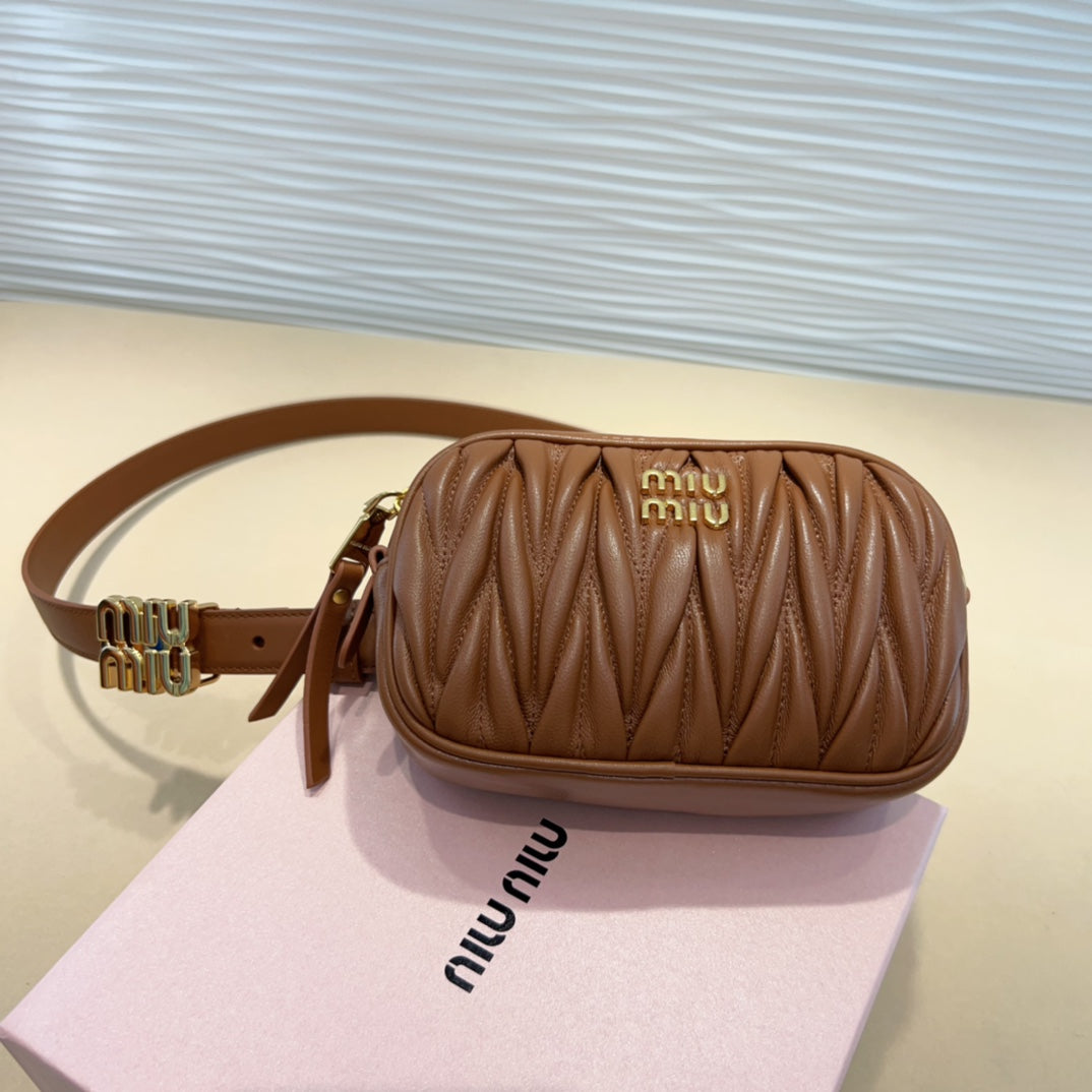 miu brown belt 20mm with matelasse pouch