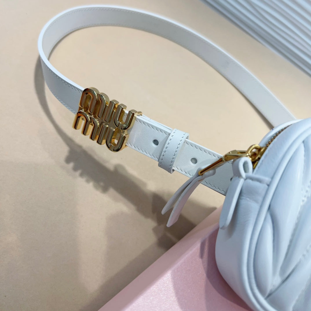 miu white belt 20mm with matelasse pouch