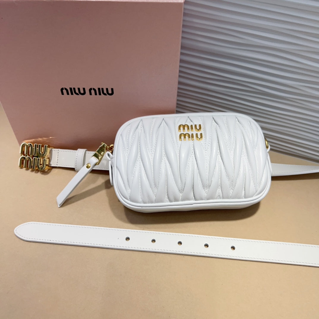 miu white belt 20mm with matelasse pouch