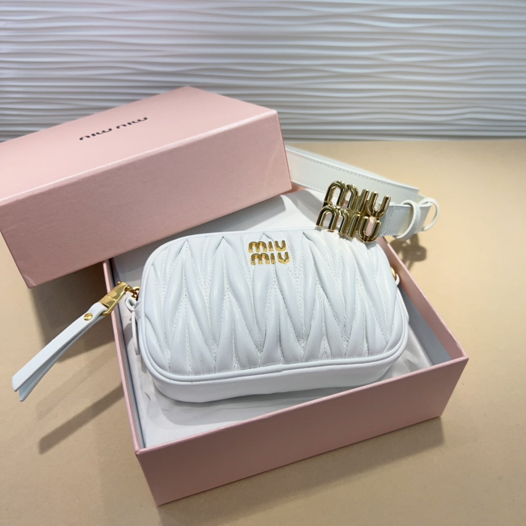 miu white belt 20mm with matelasse pouch