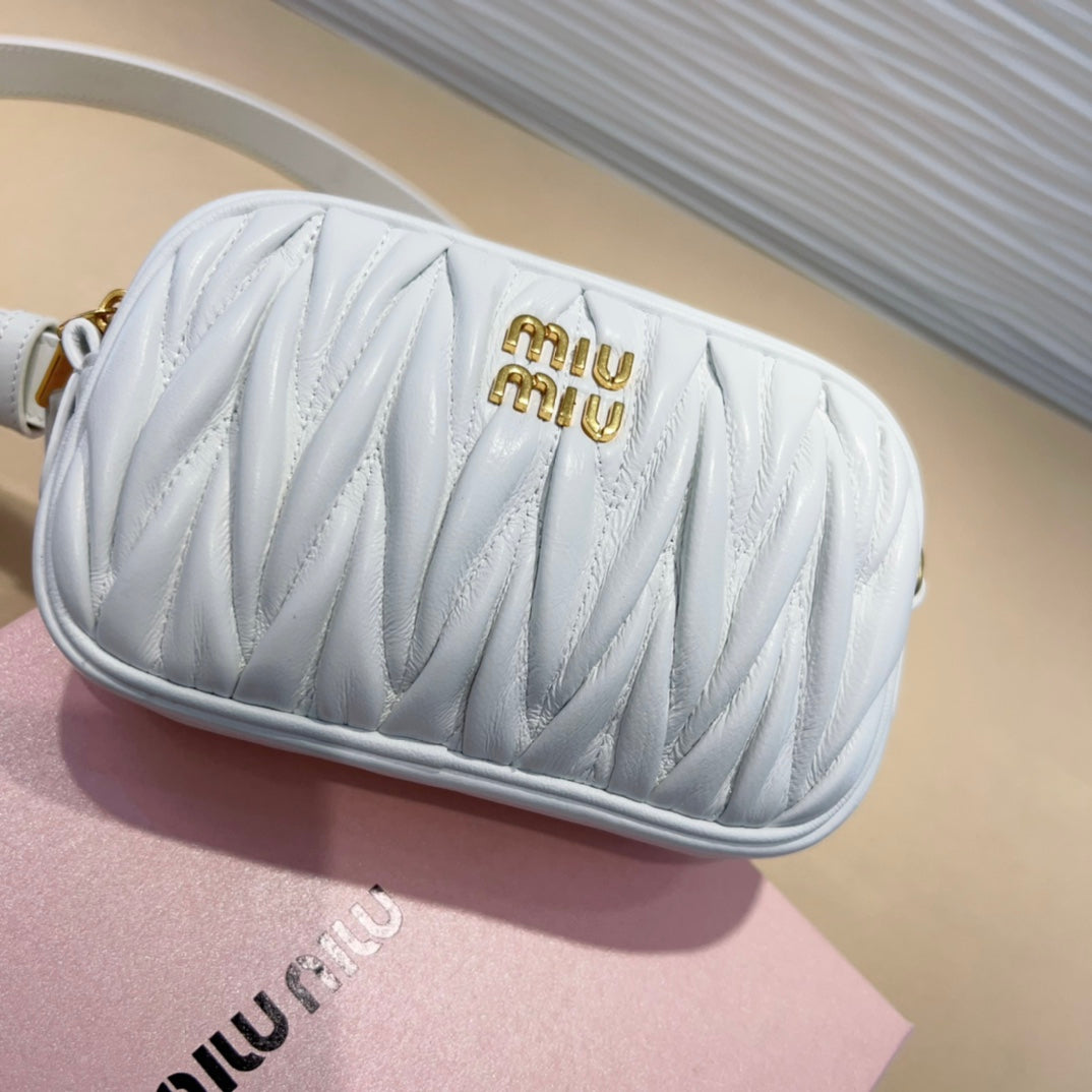 miu white belt 20mm with matelasse pouch