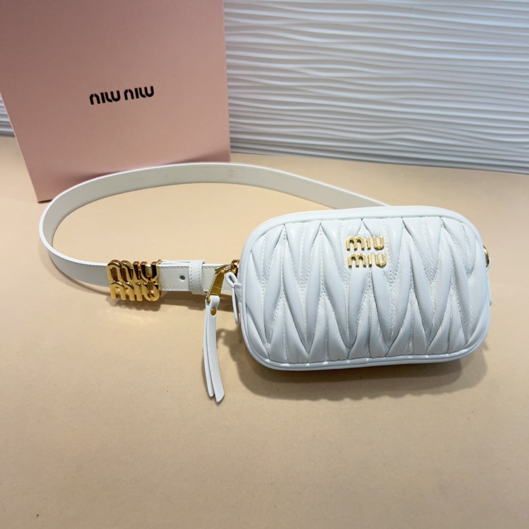 miu white belt 20mm with matelasse pouch