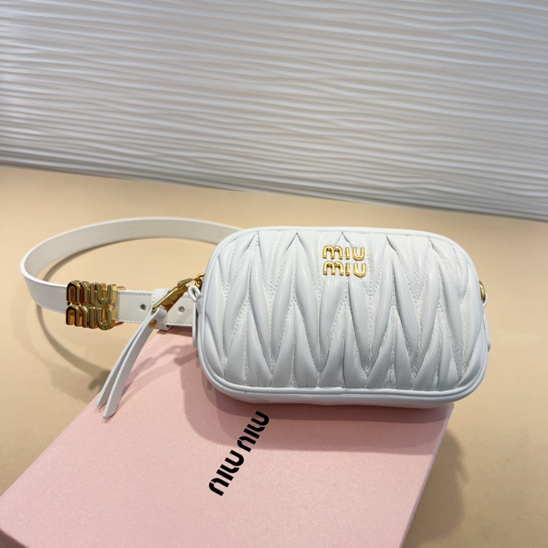 miu white belt 20mm with matelasse pouch