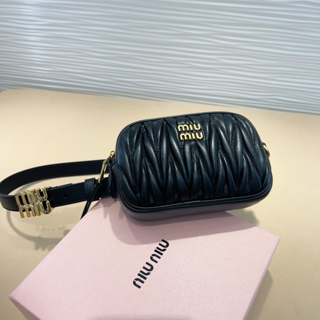 miu black belt 20mm with matelasse pouch