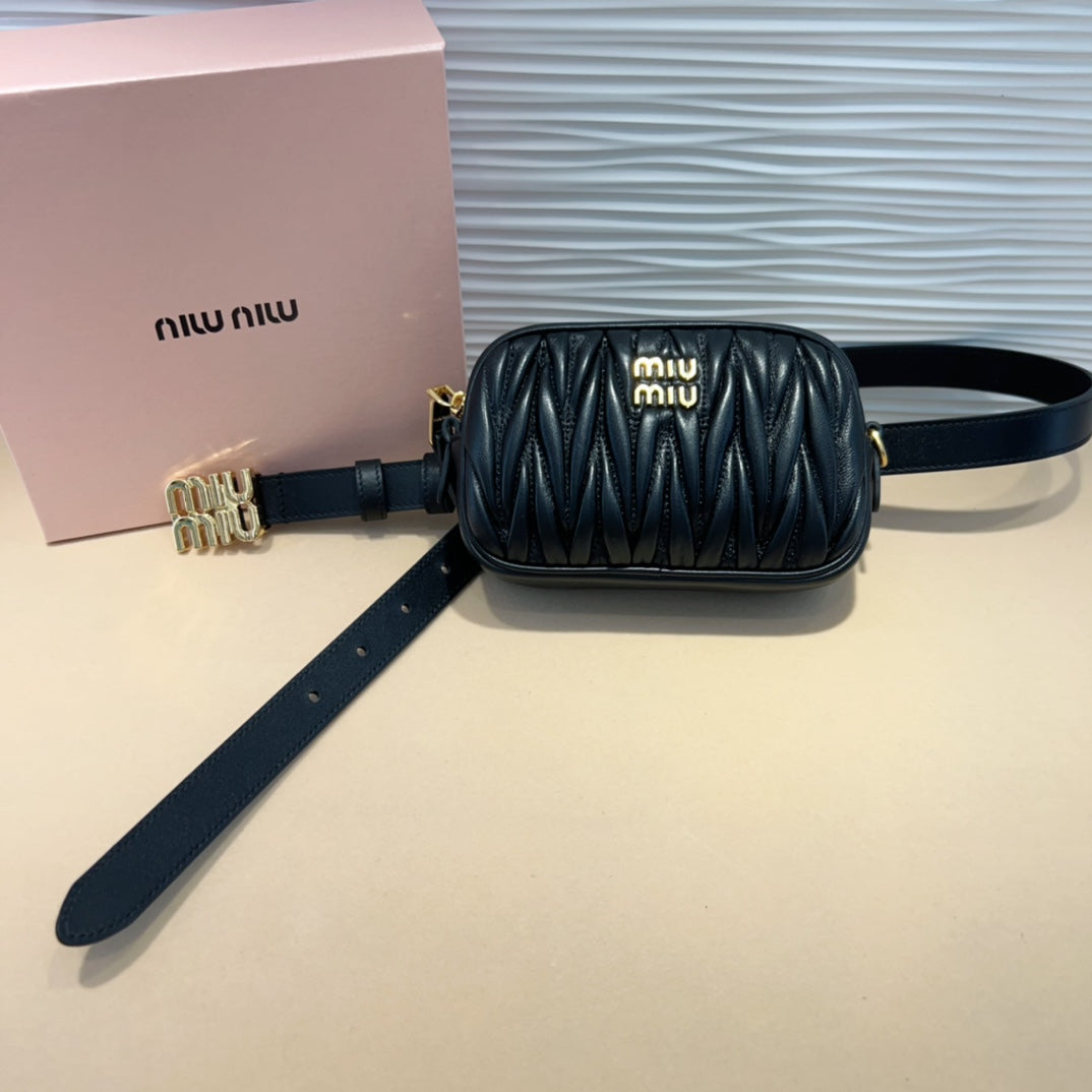 miu black belt 20mm with matelasse pouch