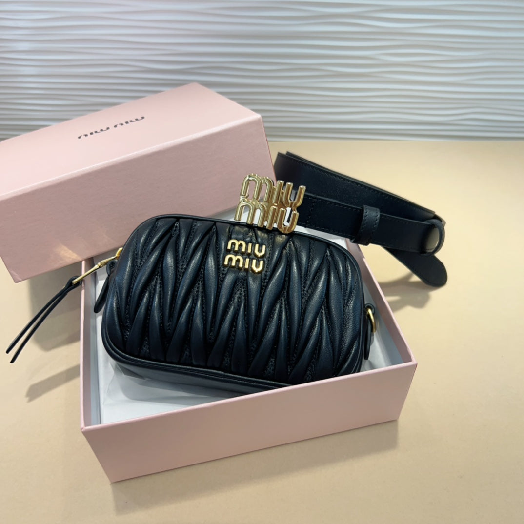 miu black belt 20mm with matelasse pouch