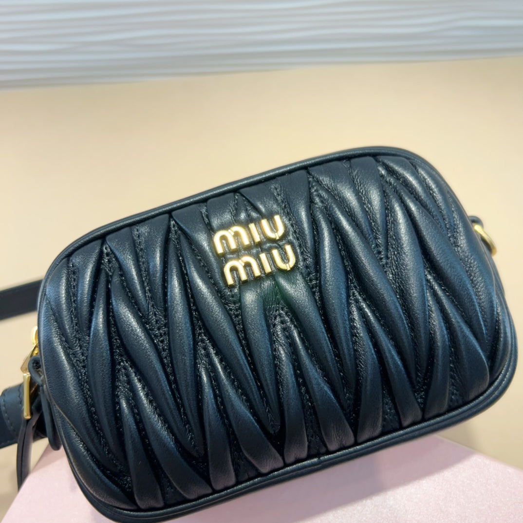 miu black belt 20mm with matelasse pouch