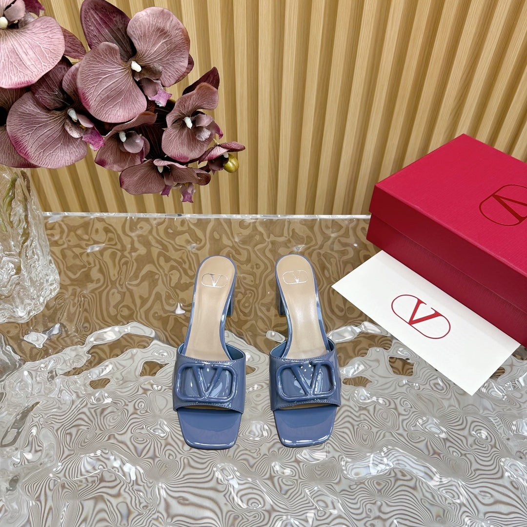 VLOGO SIGNATURE HIGH SHINE OPEN TOE SANDALS 60 MM IN PEGEON BLUE CALFSKIN