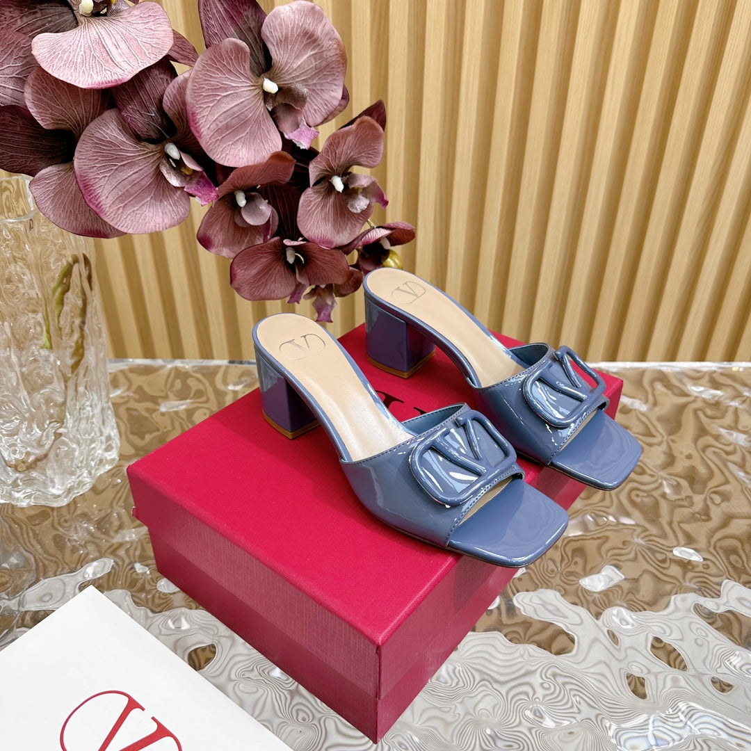 VLOGO SIGNATURE HIGH SHINE OPEN TOE SANDALS 60 MM IN PEGEON BLUE CALFSKIN