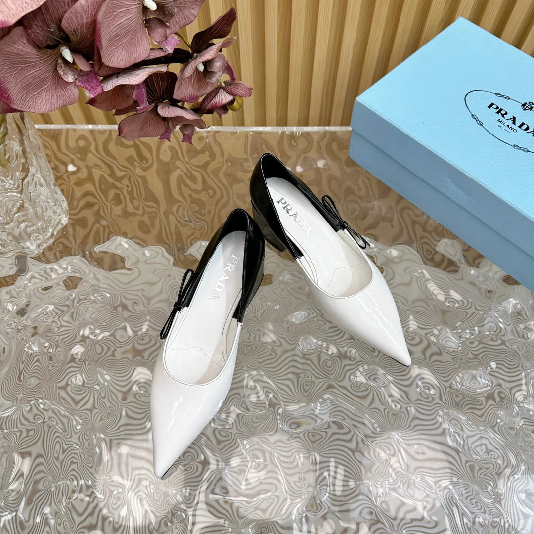 PRA BRUSHED PUMPS WHITE AND BLACK CALFSKIN