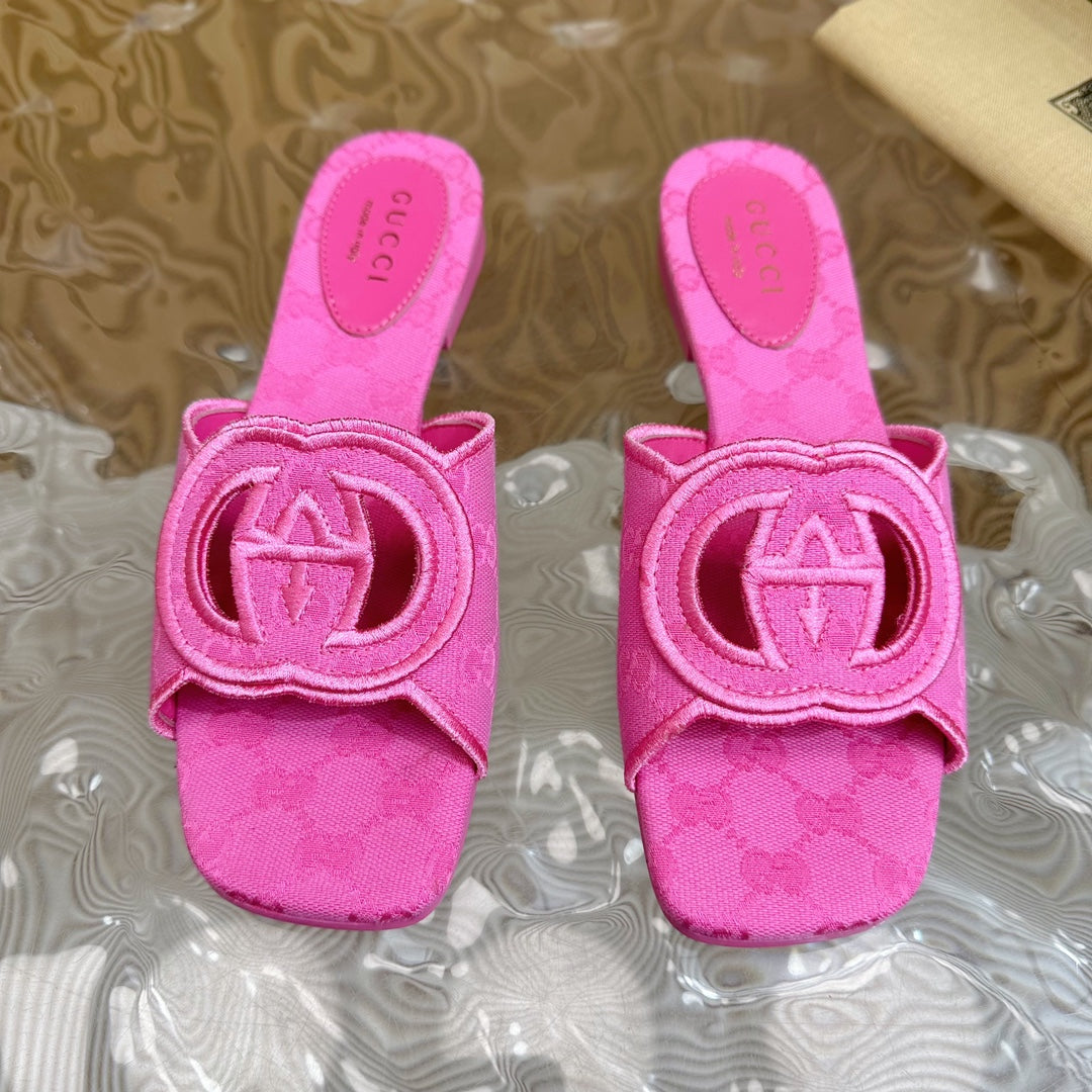 WOMEN'S INTERLOCKING G SLIDE SANDAL BRIGHT PINK CANVAS