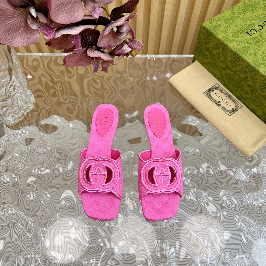 WOMEN'S INTERLOCKING G SLIDE SANDAL BRIGHT PINK CANVAS