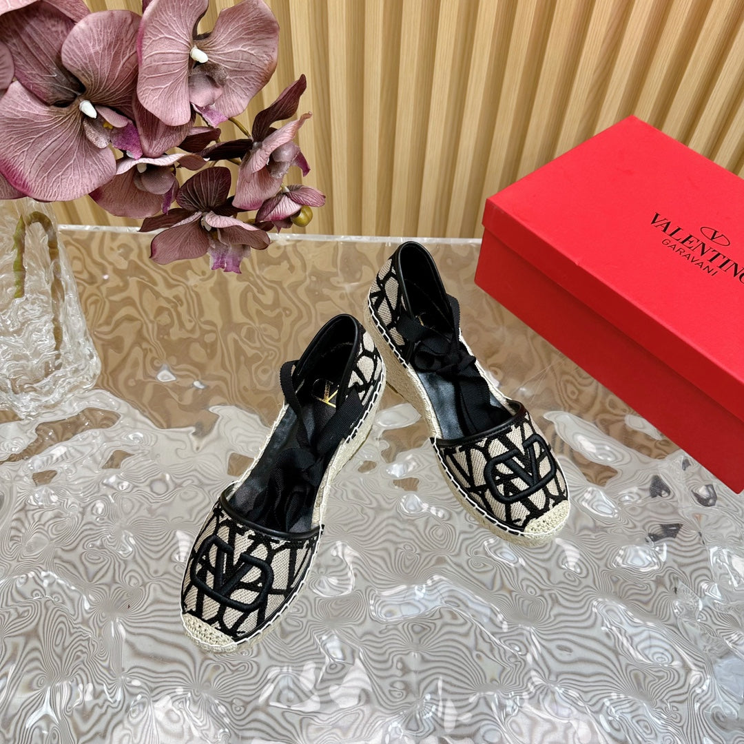 Valentino Wedge High Heel Lace-Up Sandals 85mm In Black Mix Beige Canvas Fabric And Raffia 814617