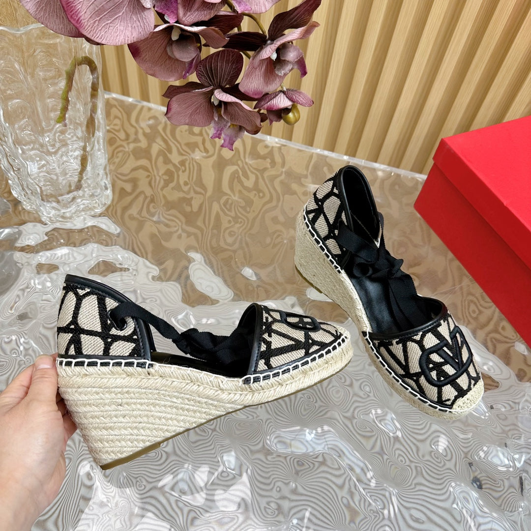 Valentino Wedge High Heel Lace-Up Sandals 85mm In Black Mix Beige Canvas Fabric And Raffia 814617