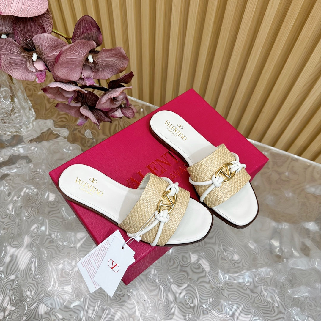 VLogo Raffia-Trimmed Leather Slides In White Mix Beige Sedge Weaving Yarn And Lambskin 102811