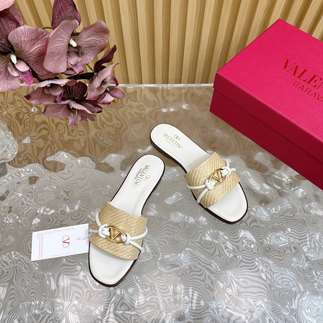 VLogo Raffia-Trimmed Leather Slides In White Mix Beige Sedge Weaving Yarn And Lambskin 102811