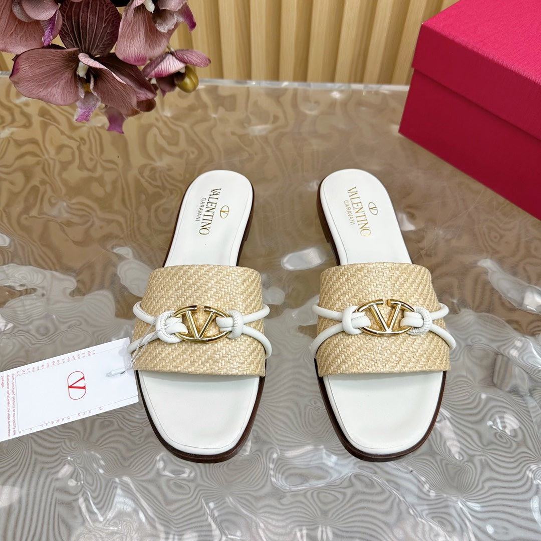 VLogo Raffia-Trimmed Leather Slides In White Mix Beige Sedge Weaving Yarn And Lambskin 102811