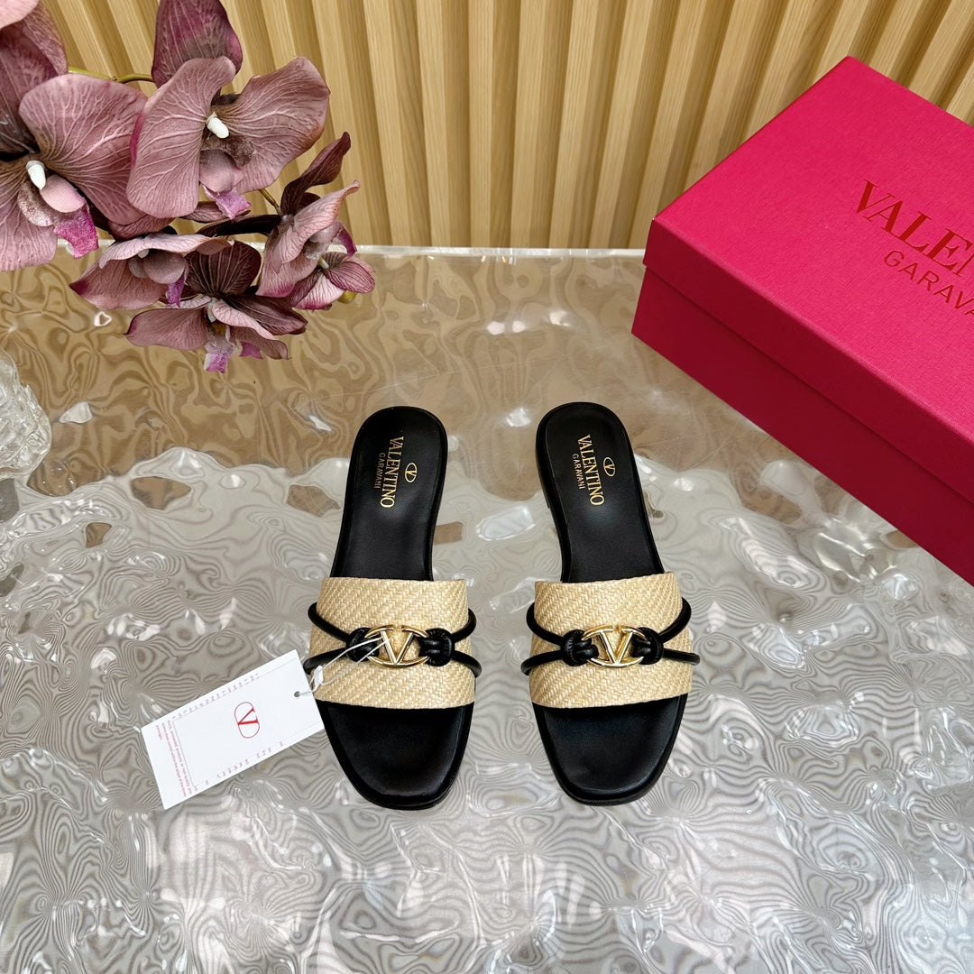 VLogo Raffia-Trimmed Leather Slides In Black Mix Ivory White Sedge Weaving Yarn And Lambskin 102817