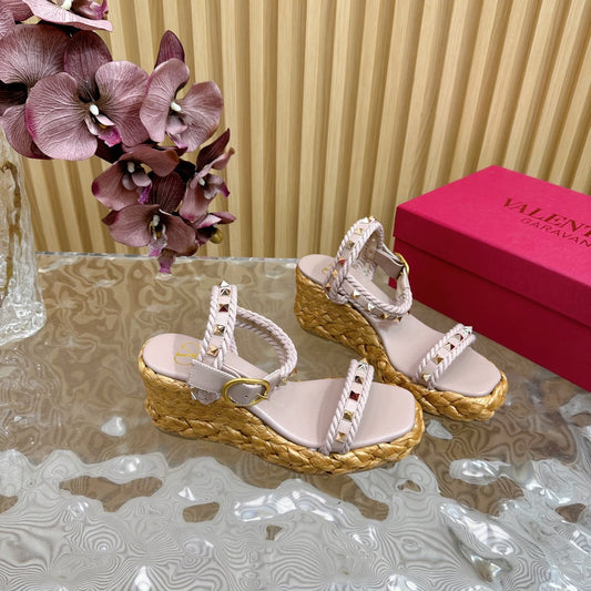 Rockstud Flatform Sandal 75mm In Rose Pink Calfskin And Raffia  102858