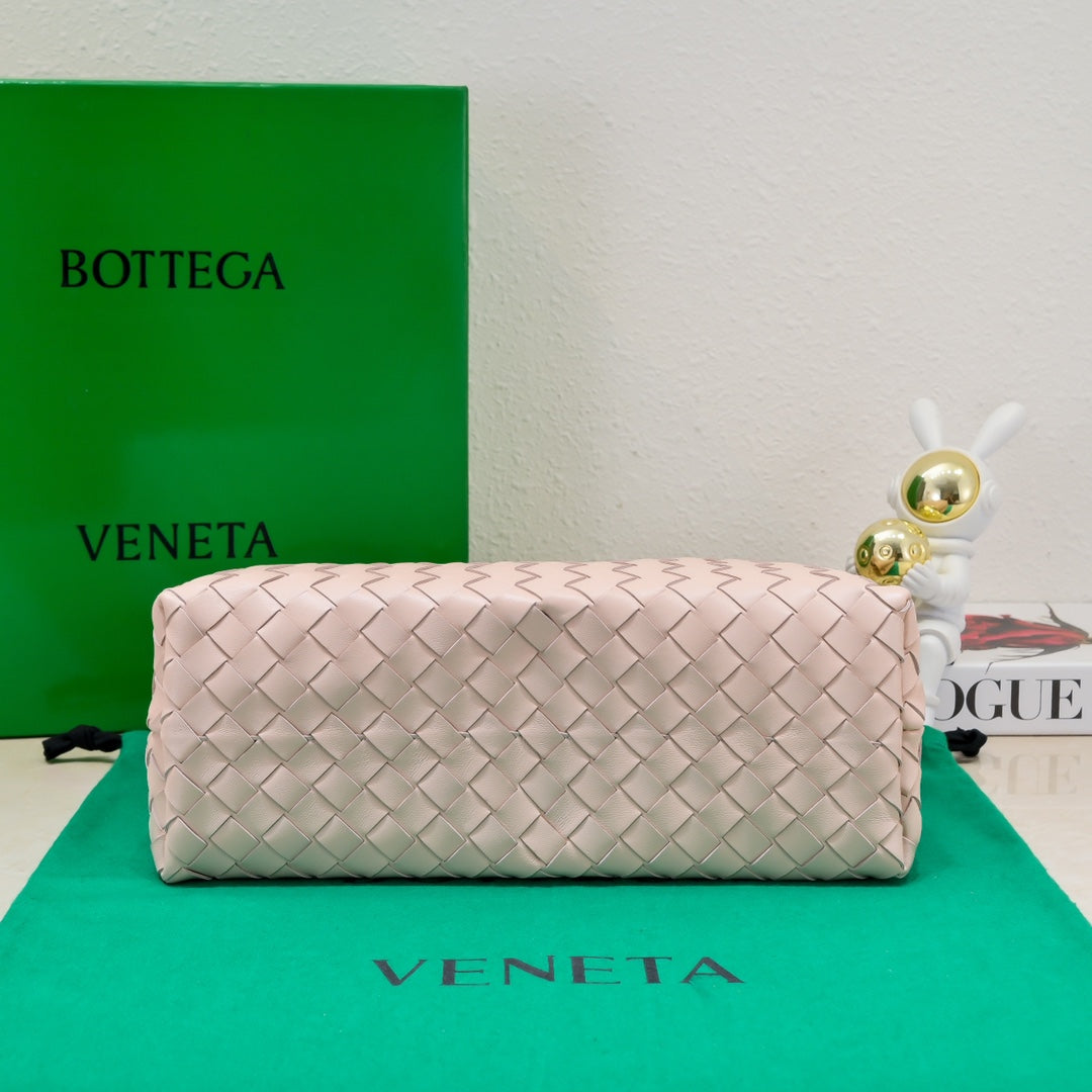 bv medium andiamo 32 light pink lambskin