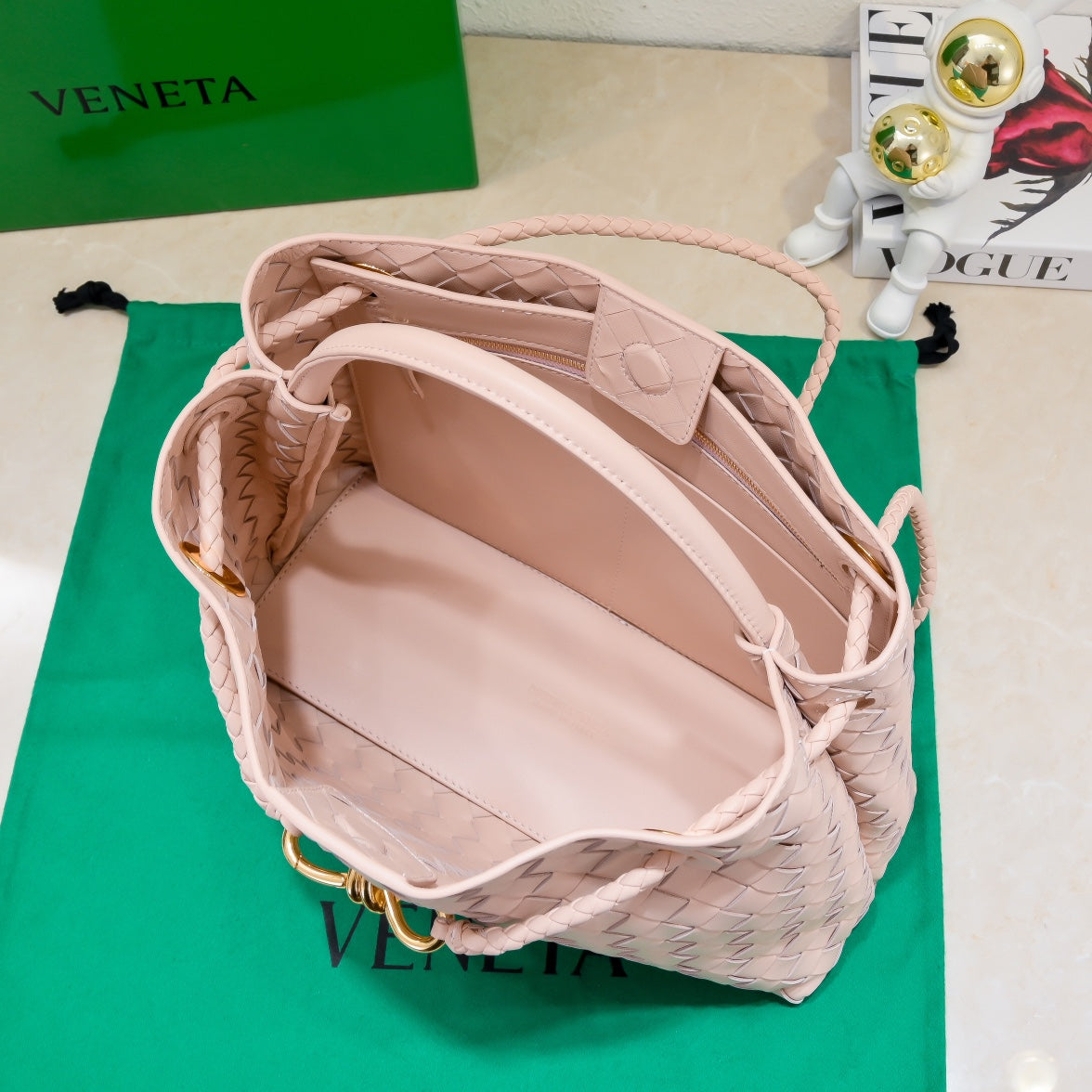 bv medium andiamo 32 light pink lambskin